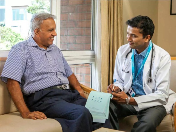 Nahas Examines Why Medical House Calls Are Making a Comeback